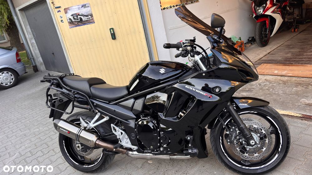 Suzuki GSX - 31