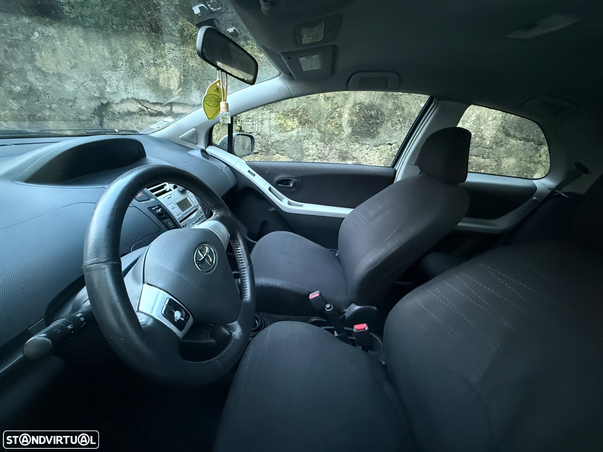 Toyota Yaris 1.0 VVT-i AC Manual - 18