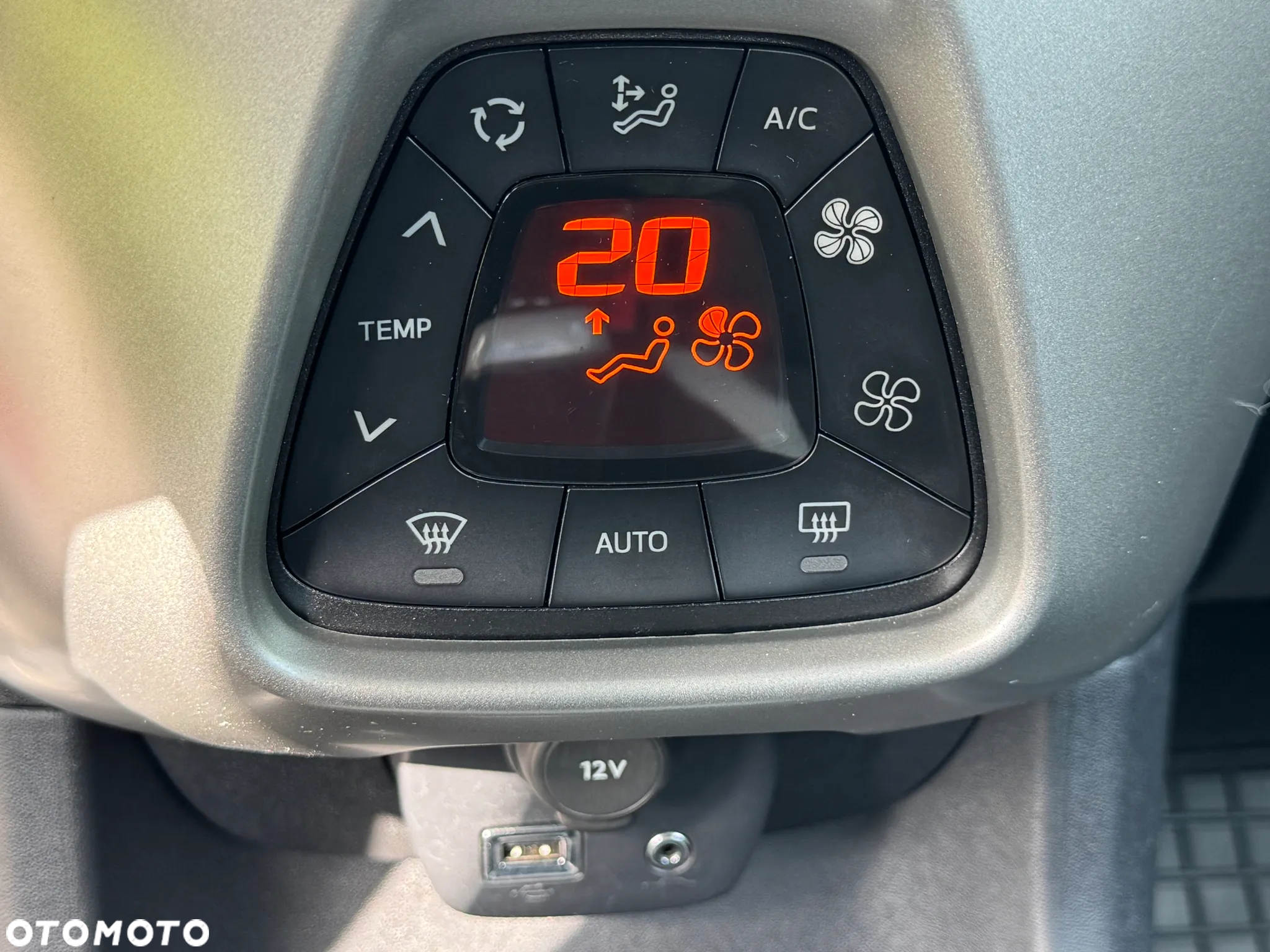 Toyota Aygo x-play Edition S+ - 19