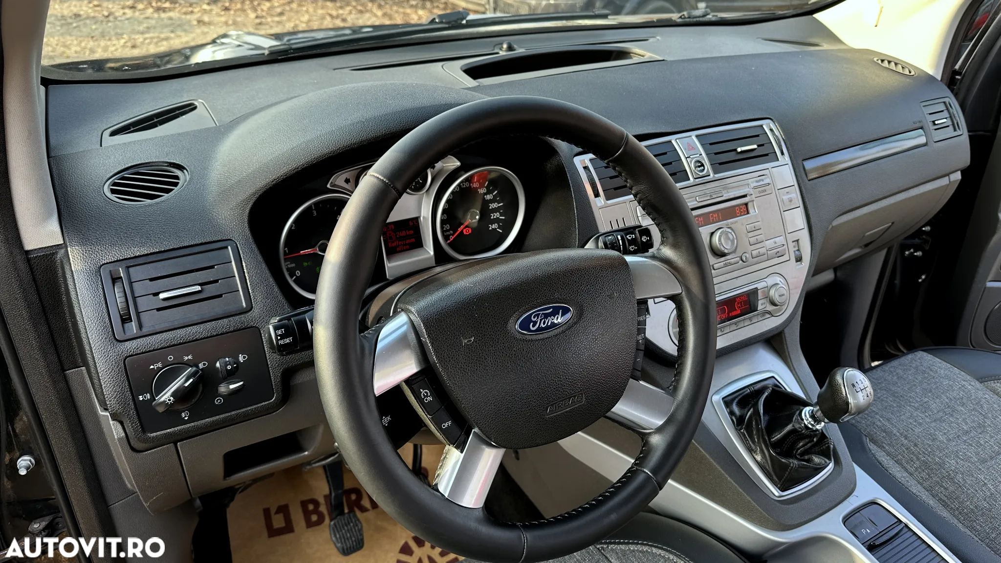 Ford Kuga 2.0 TDCi 2x4 Titanium - 7
