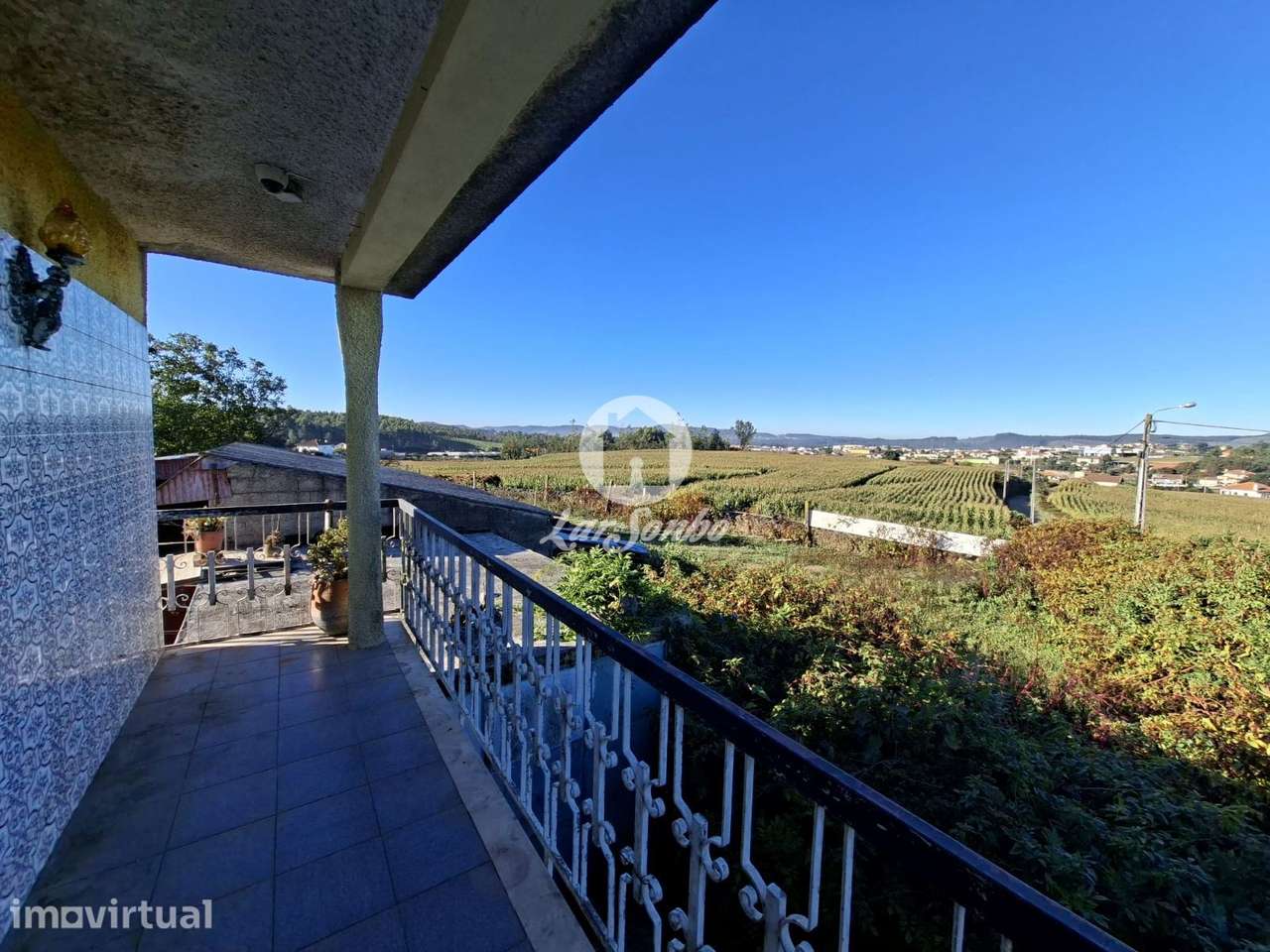 Moradia com terreno de 3.230m2 em Fradelos, V. N. Famalicão - Grande imagem: 2/24