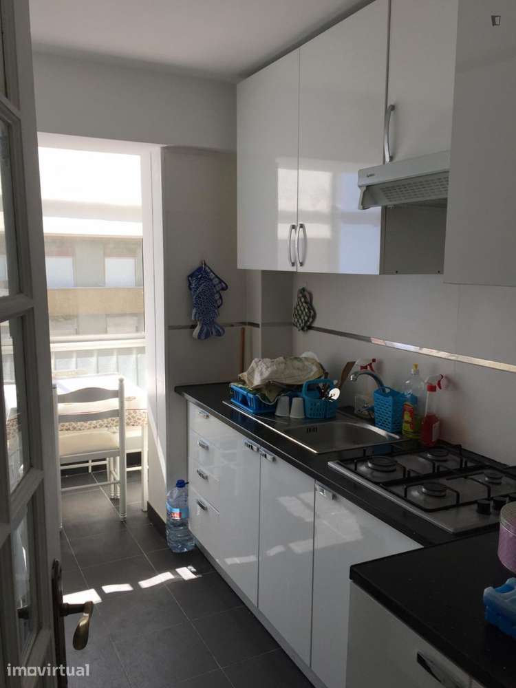 Quarto - localizado em Ajuda Lisbon - Grande imagem: 5/12