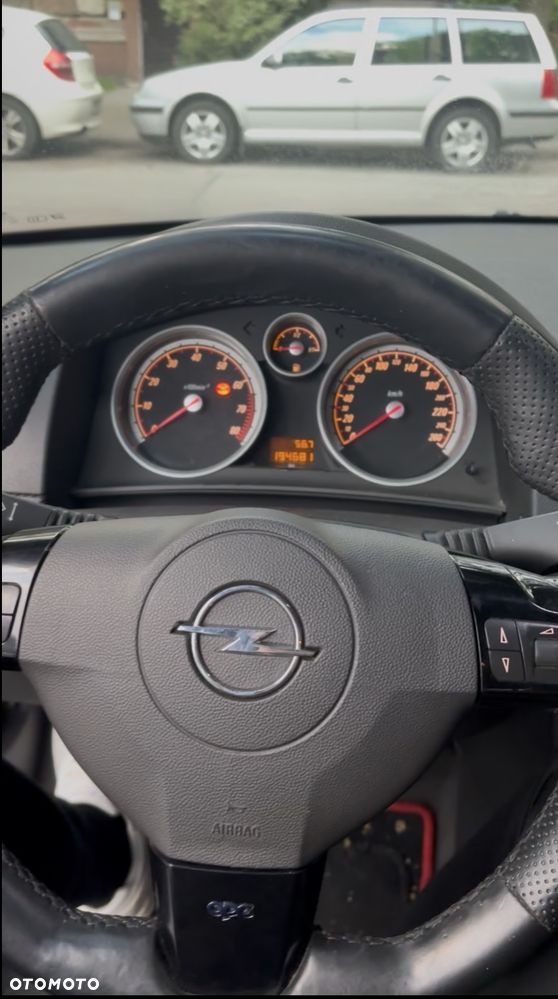 Opel Astra 2.0 Turbo OPC - 8
