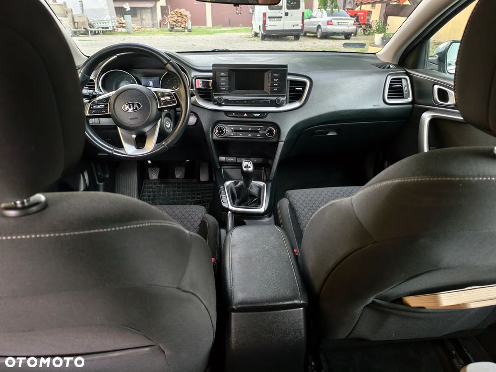 Kia Ceed 1.6 CRDi mHEV S - 11