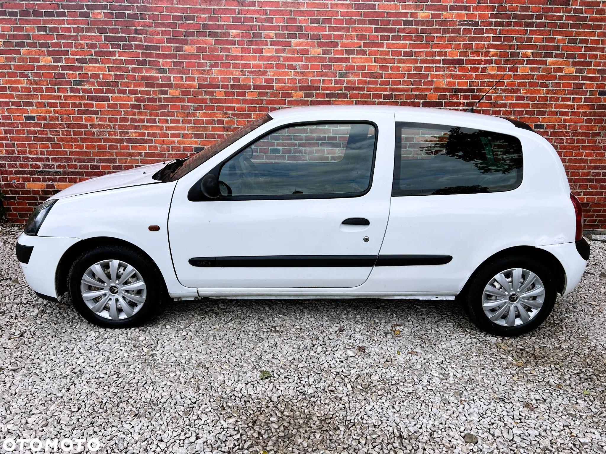 Renault Clio - 30