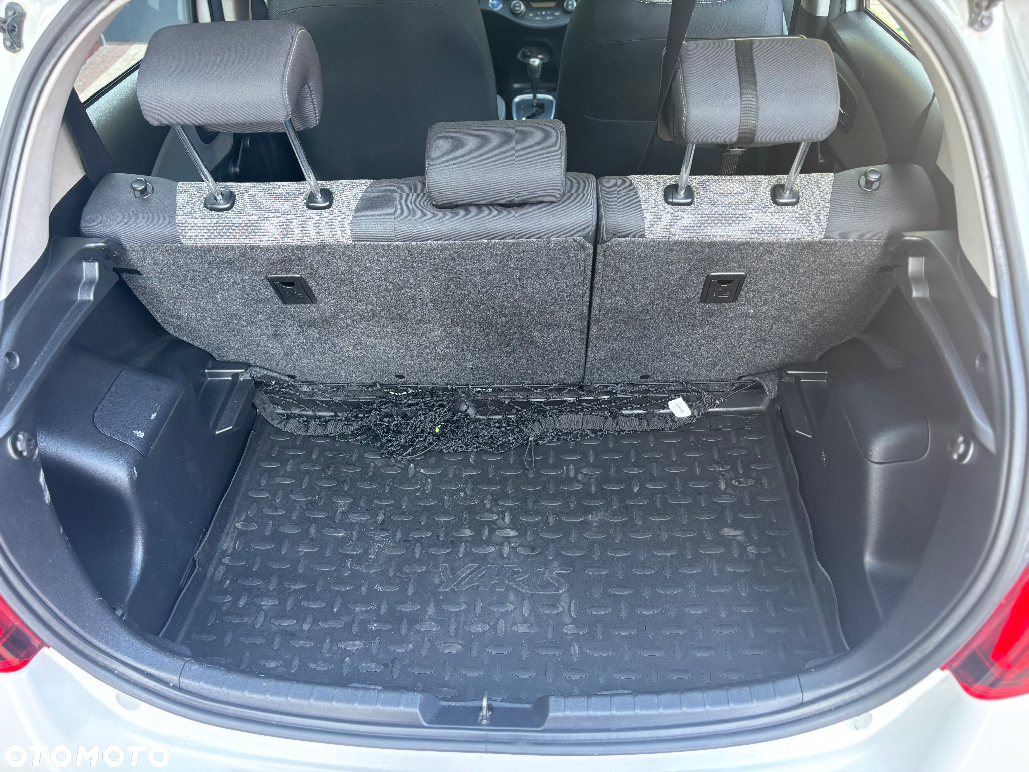 Toyota Yaris Hybrid 100 Premium - 21