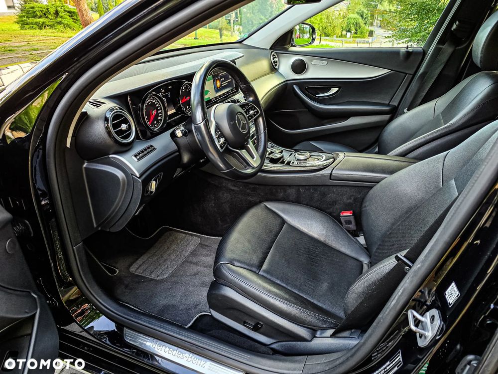 Mercedes-Benz Klasa E 220 d 9G-TRONIC - 32