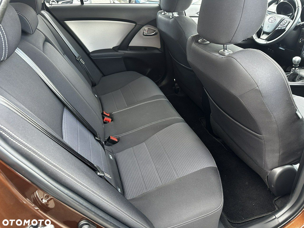 Toyota Avensis 2.0 D-4D Premium - 27
