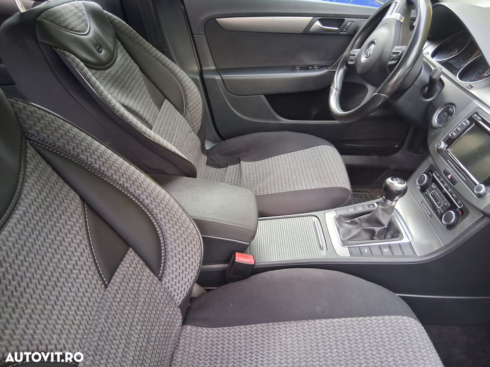 Volkswagen Passat 1.6TDI BlueMotion Tehnology Comfortline - 9