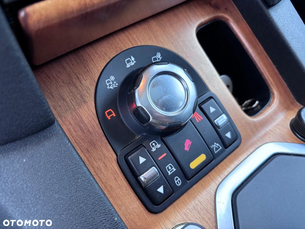 Land Rover Discovery IV 5.0 V8 HSE - 23