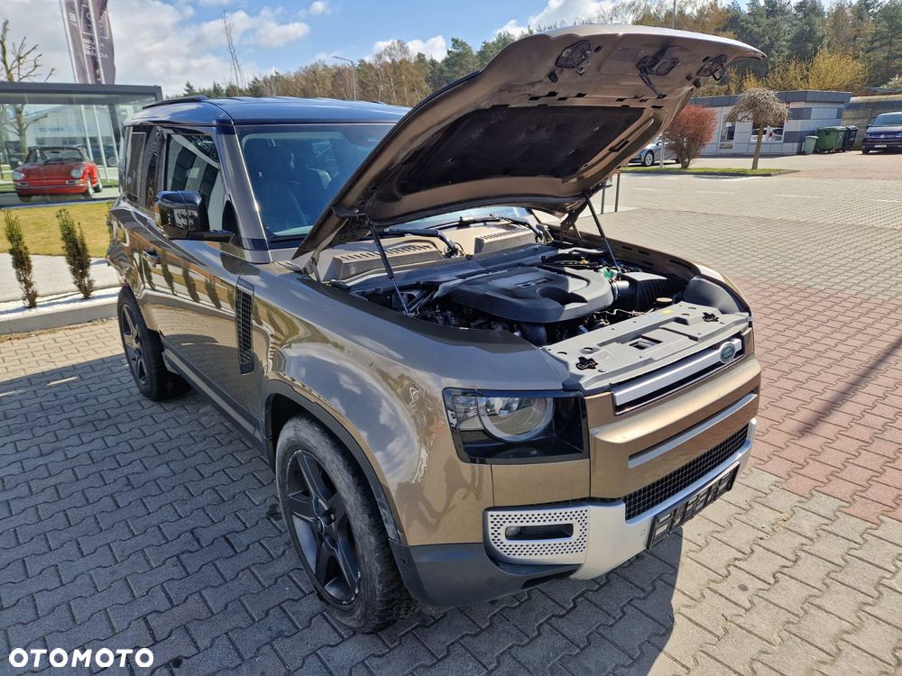 Land Rover Defender - 14