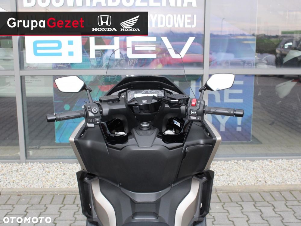 Honda NSS - 12