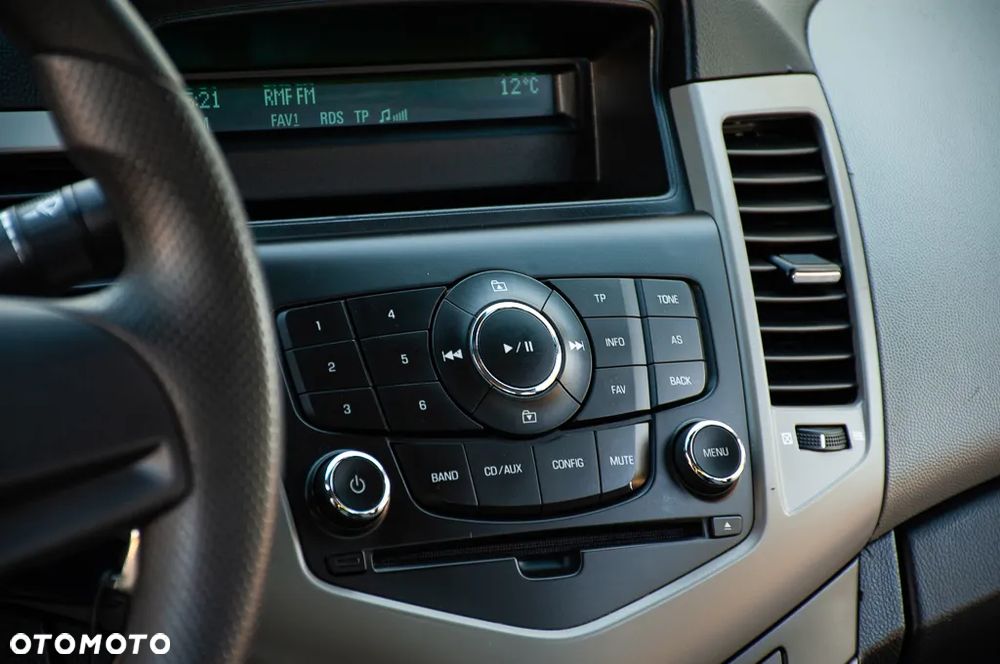 Chevrolet Cruze 1.6 - 33