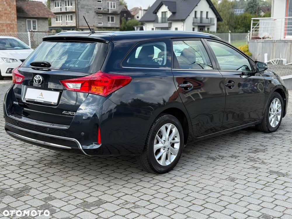 Toyota Auris 2.0 D-4D Premium - 4