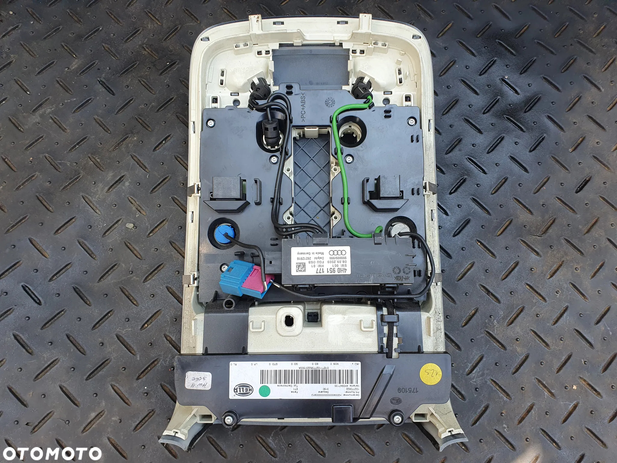 AUDI A8 D4 OŚWIETLENIE LAMPKA KABINY WNĘTRZA 4H0951177 - 2