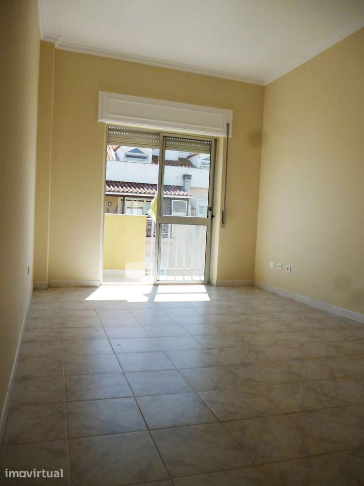 T2 Arrendado no Pinhal Novo | 85 m² | 2 Varandas - Grande imagem: 4/16