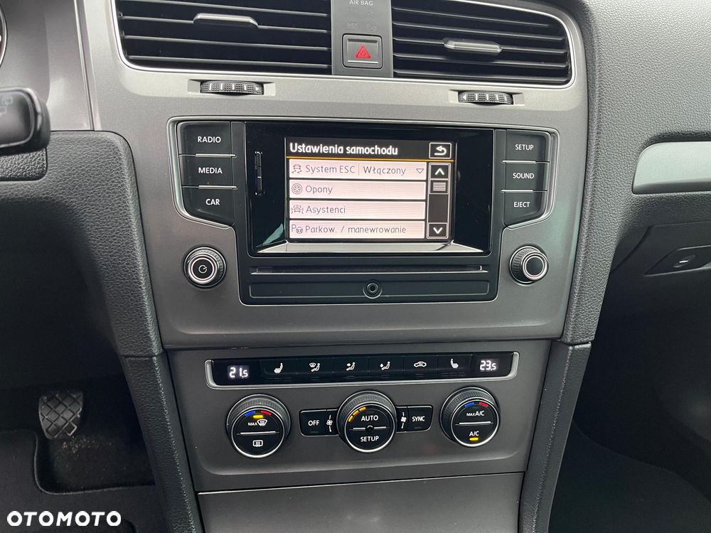 Volkswagen Golf 1.6 TDI DPF BlueMotion Technology Comfortline - 20