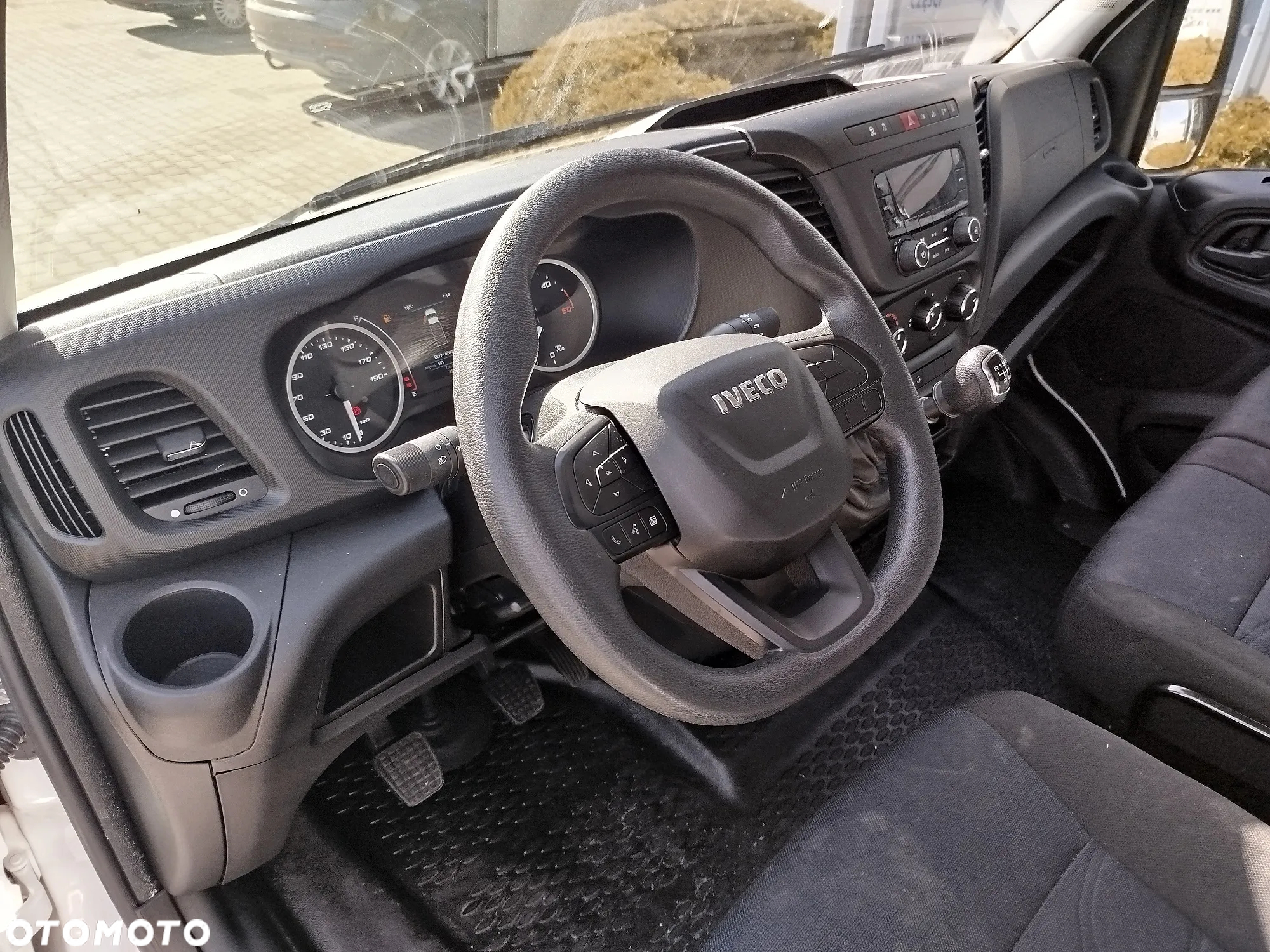 Iveco DAILY 35C16 KONTENER Z WINDĄ (750kg) - 12