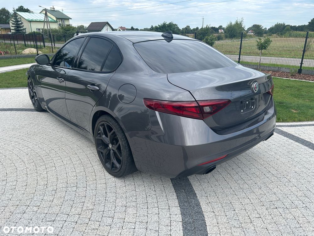 Alfa Romeo Giulia - 6