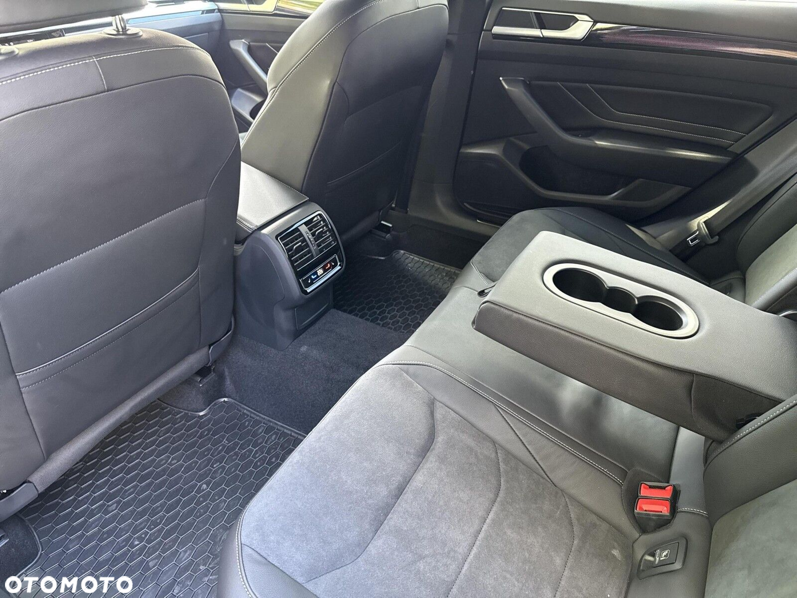 Volkswagen Arteon 2.0 TSI R-Line DSG - 11