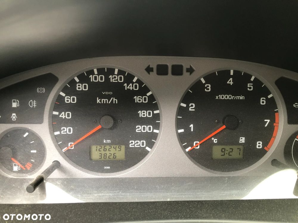 Nissan Primera 1.6 Motion - 9