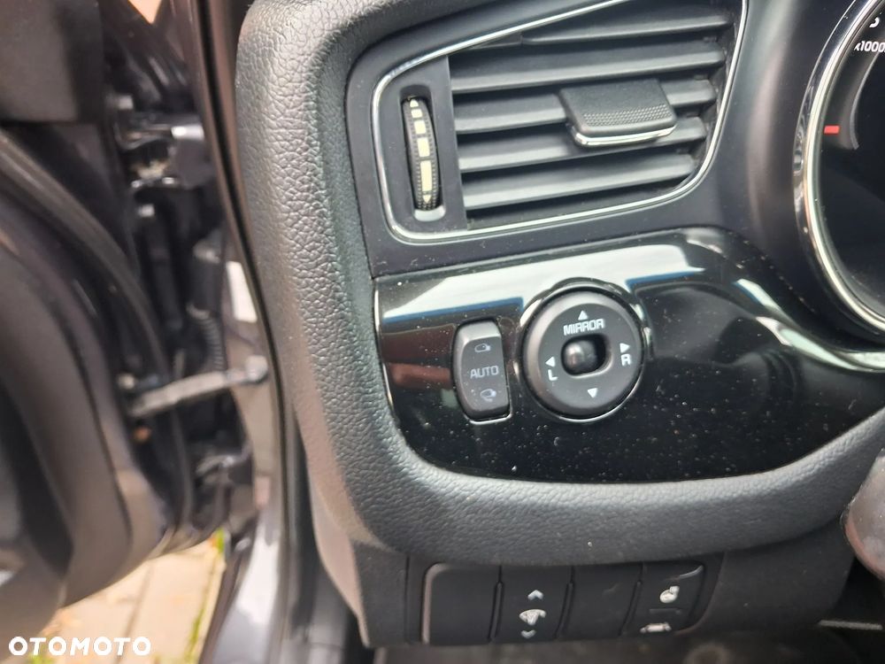 Kia Ceed 1.6 CRDi 128 Platinum Edition - 29