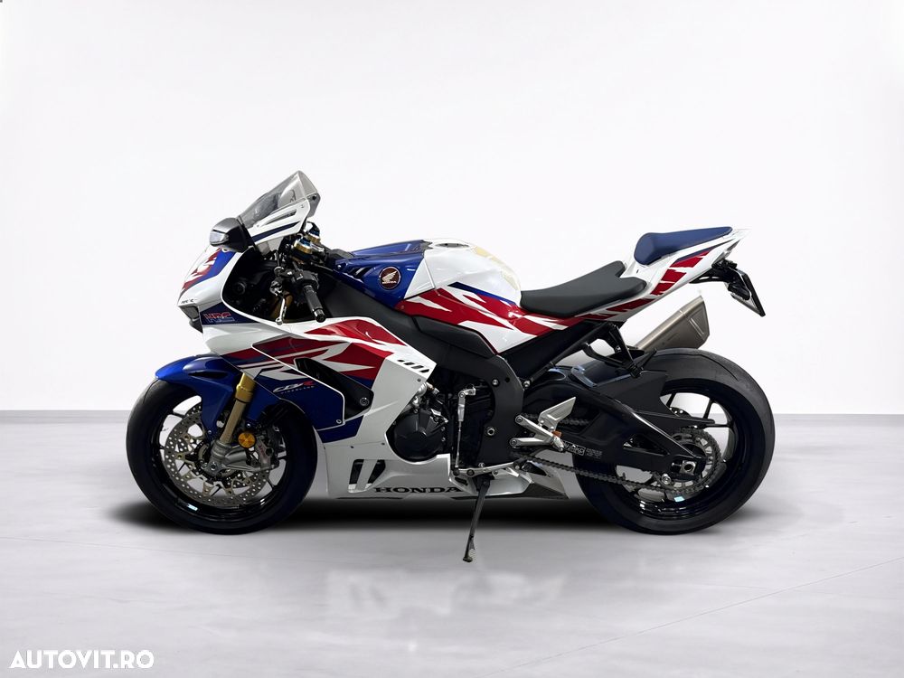 Honda CBR1000RR-R Fireblade SP 30th Anniversary - 2