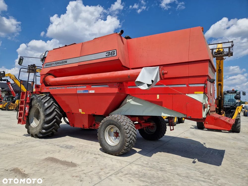 Massey Ferguson MF 36 Claas New Holland P600 - 6