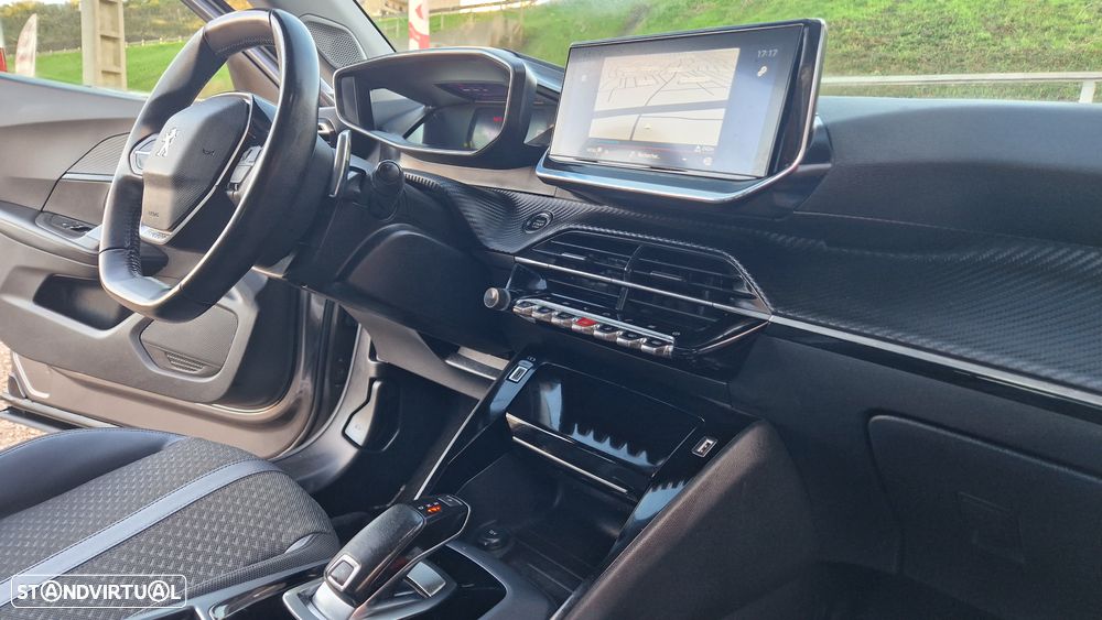 Peugeot 2008 1.5 BlueHDi Allure Pack EAT8 - 24