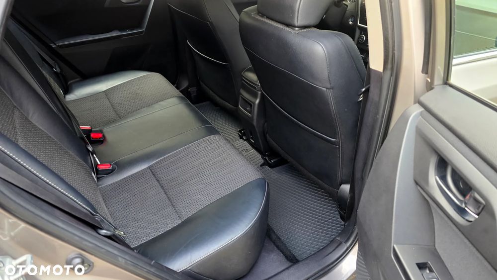 Toyota Auris 1.6 Prestige - 4