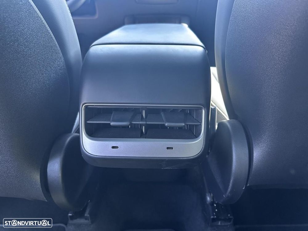 Tesla Model Y Long Range Tração Integral - 24