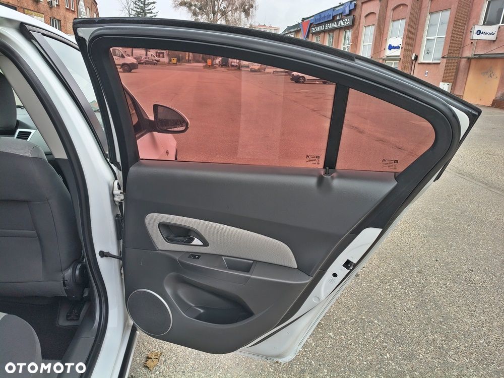 Chevrolet Cruze 2.0 LS - 12