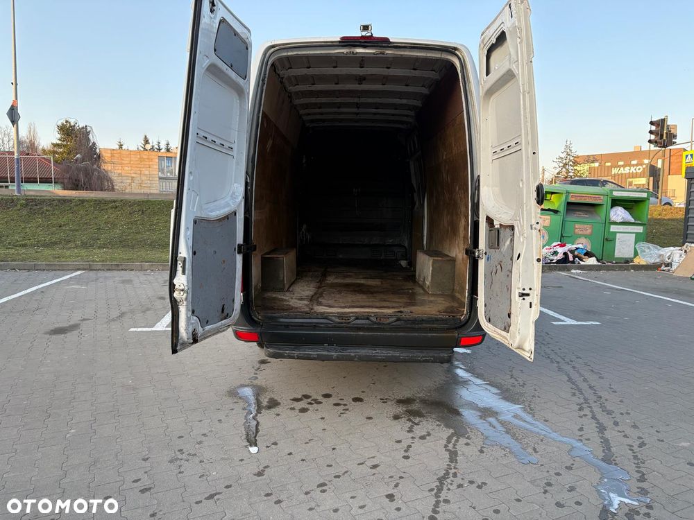 Mercedes-Benz Sprinter - 9