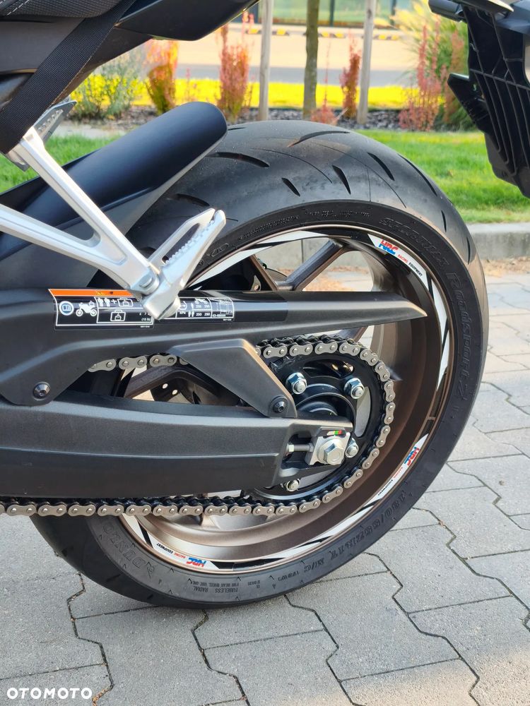 Honda CB - 12