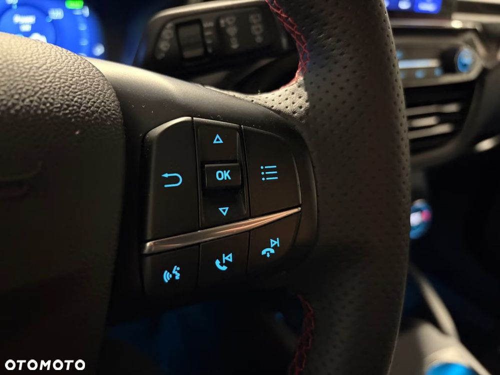 Ford Kuga 2.5 Duratec FHEV 4x4 ST-LINE - 25