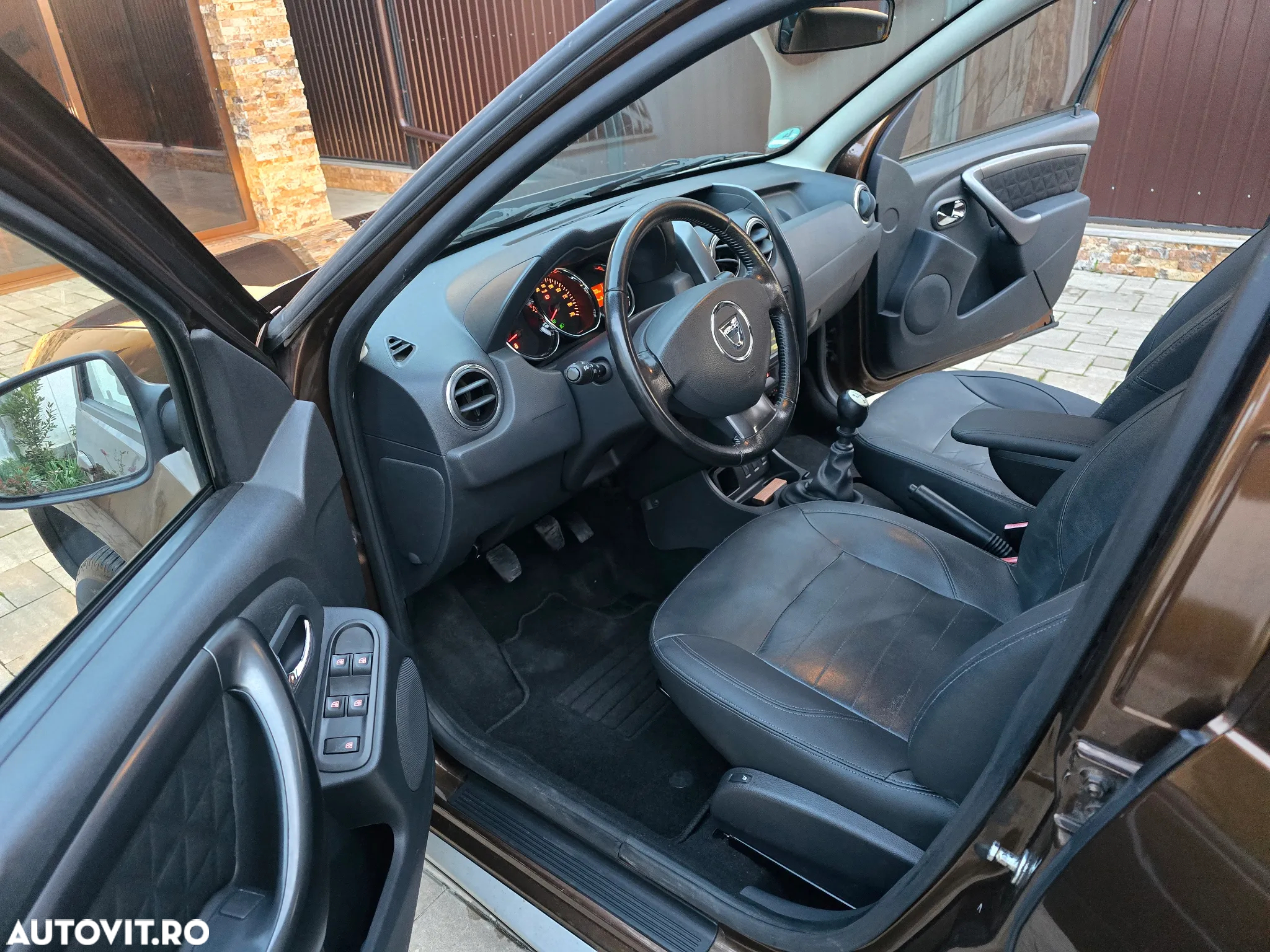 Dacia Duster 1.5 dCi 4x2 Laureate - 6