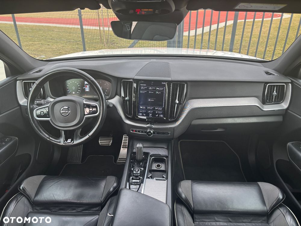 Volvo XC 60 B4 D AWD R-Design - 17