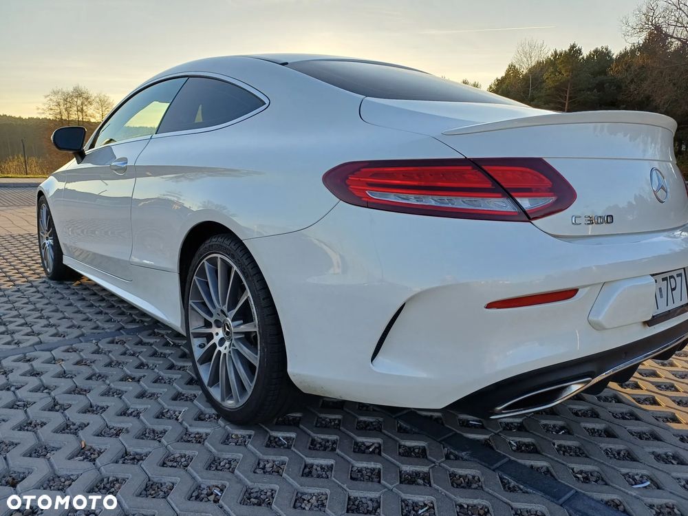 Mercedes-Benz Klasa C 300 9G-TRONIC - 7