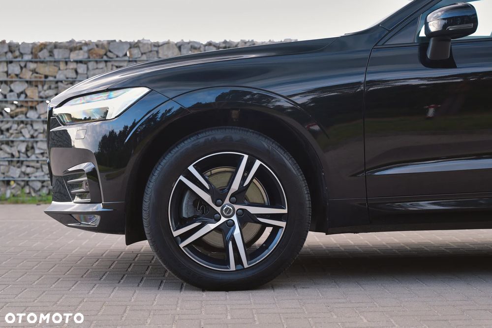 Volvo XC 60 B5 D AWD R-Design - 38