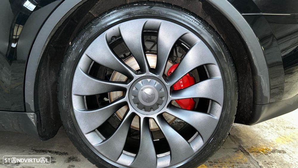 Tesla Model Y Performance Dual Motor AWD - 4