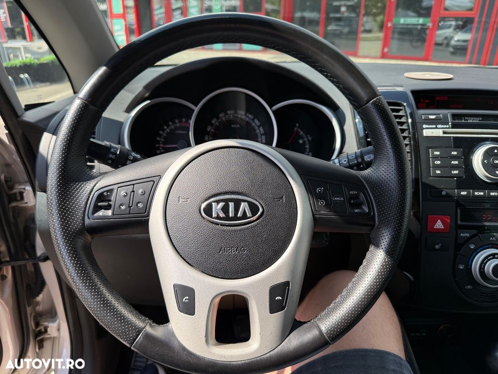 Kia Venga - 15