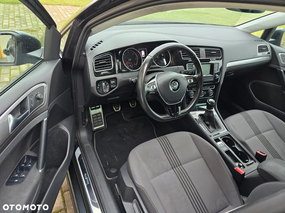 Volkswagen Golf 1.6 TDI SCR Comfortline - 2