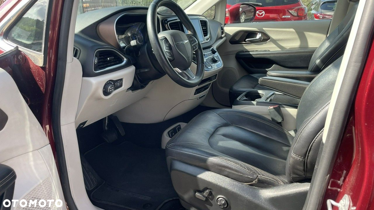Chrysler Pacifica - 6