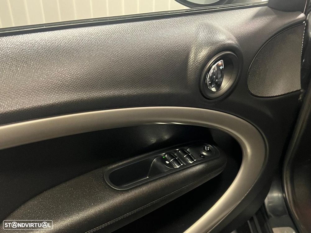 MINI Countryman Cooper D - 16