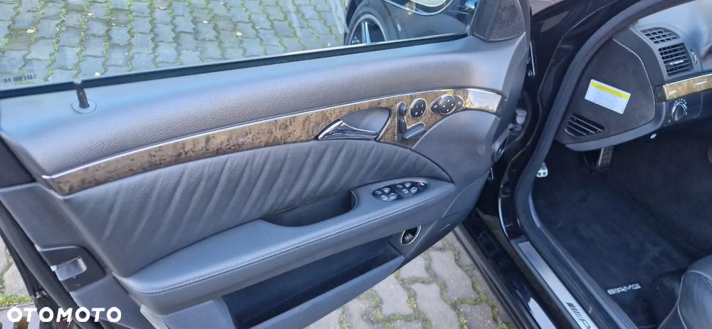 Mercedes-Benz Klasa E 63 AMG - 36