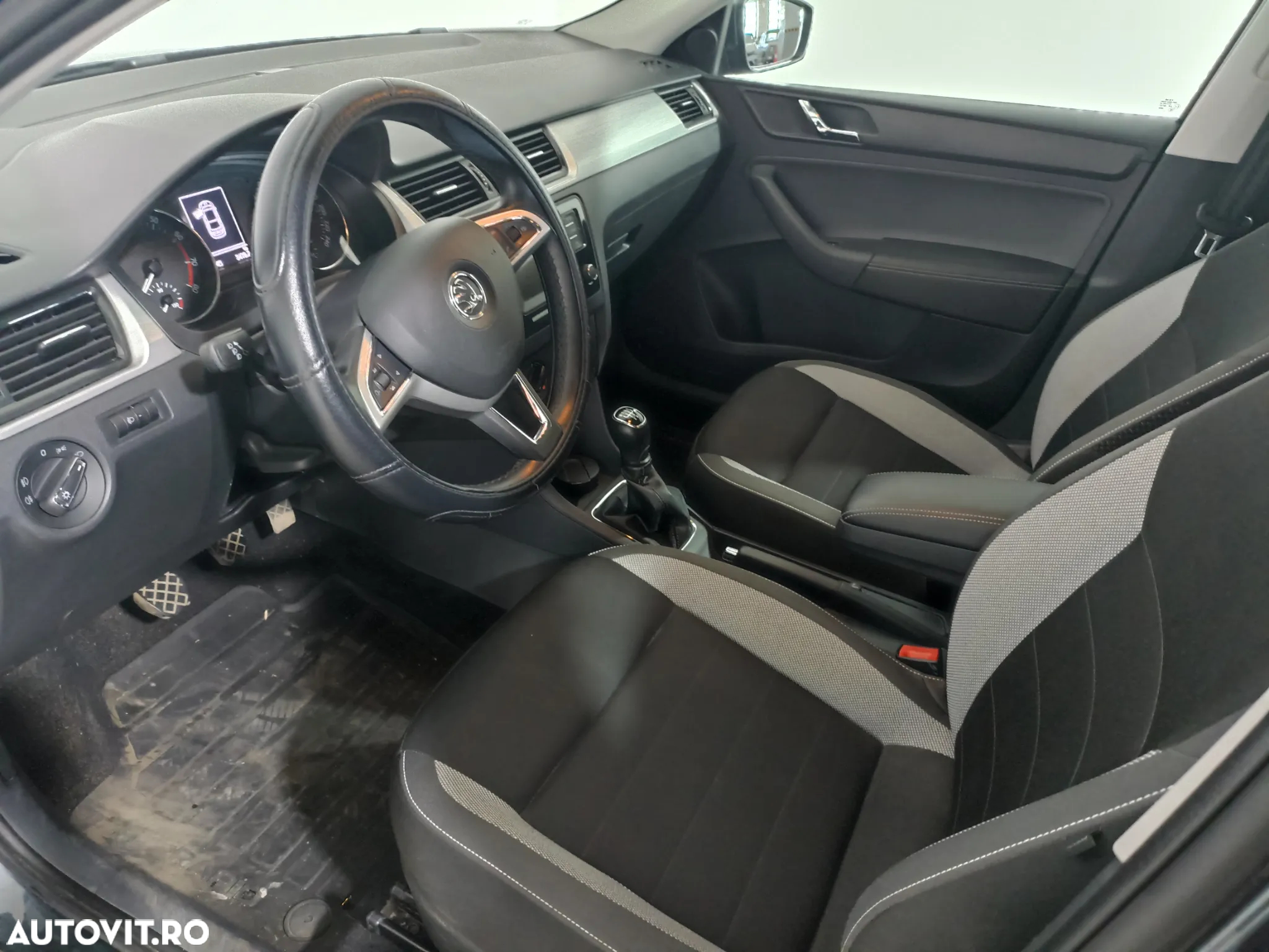 Skoda RAPID 1.2 TSI Active - 9