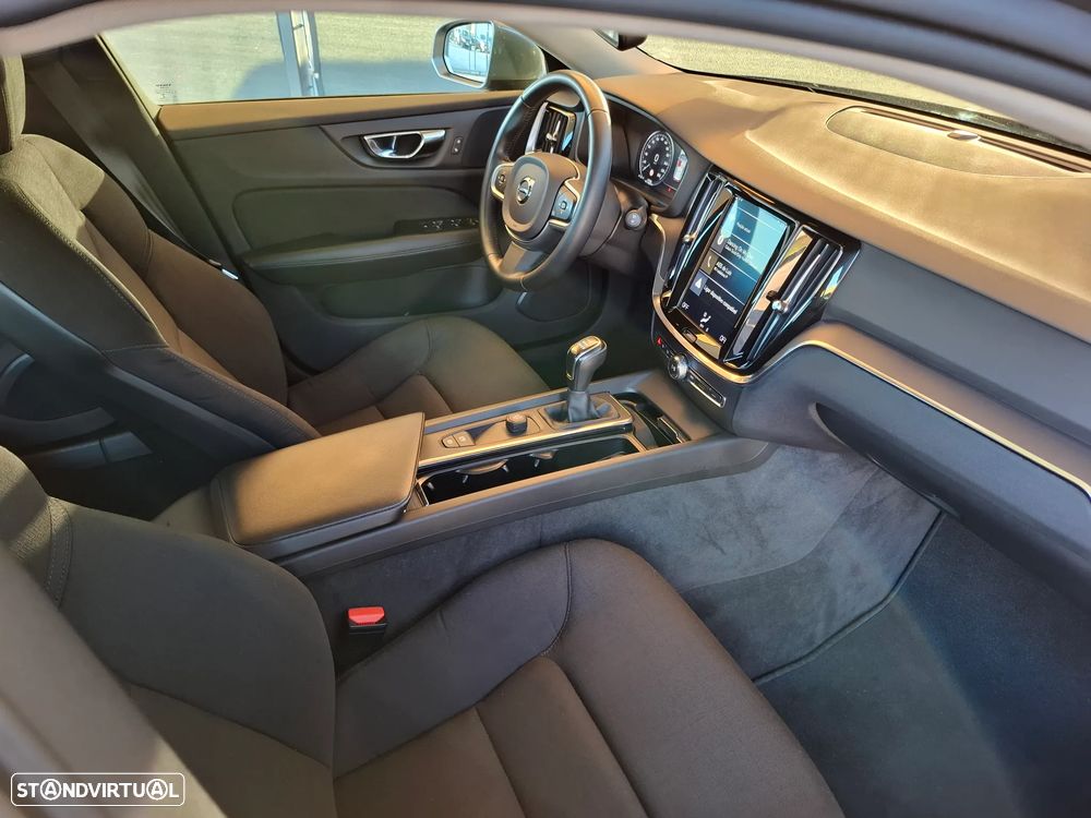 Volvo V60 2.0 D3 Momentum - 59