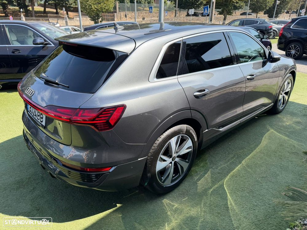 Audi Q8 e-Tron 50 quattro S line - 12