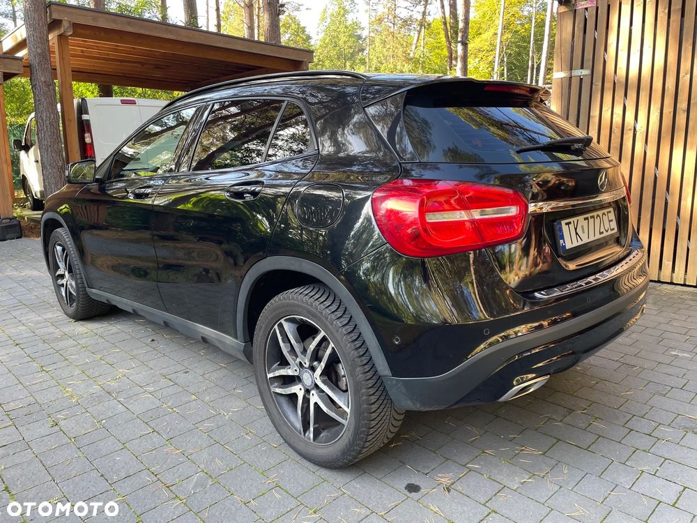 Mercedes-Benz GLA - 9