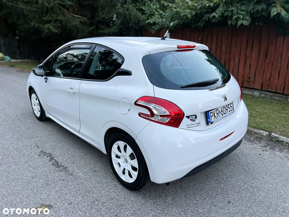 Peugeot 208 - 4